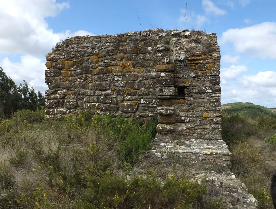 Castelo de Vila Verde dos Francos (ruínas), Portugal